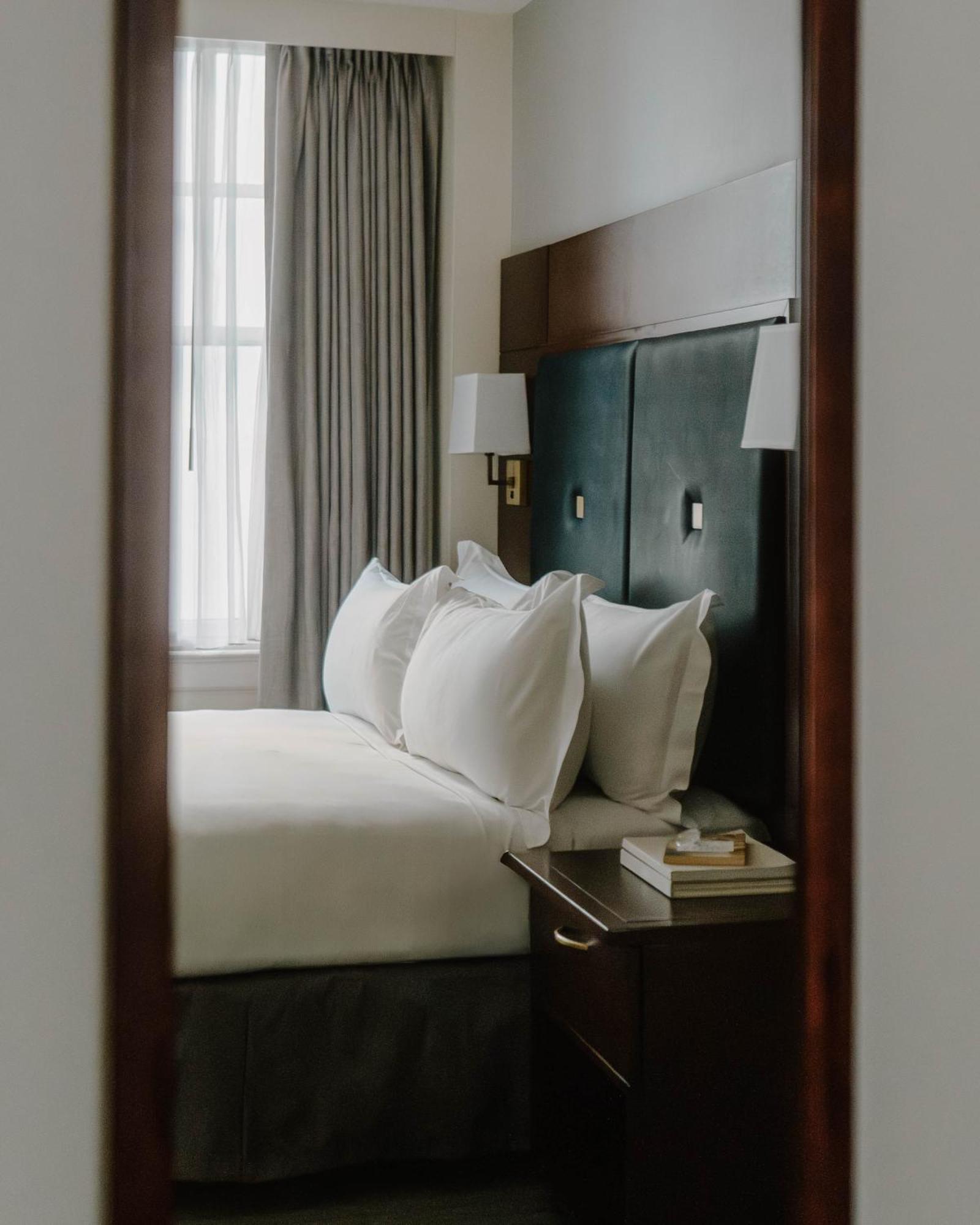 Club Quarters Hotel Downtown, Хюстън Екстериор снимка